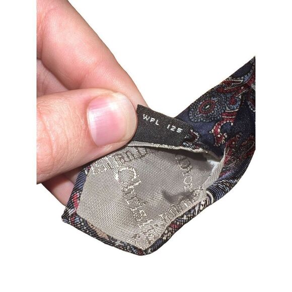 Christian Dior Handmade Navy and Red Abstract Neck Tie - Picture 3 of 5